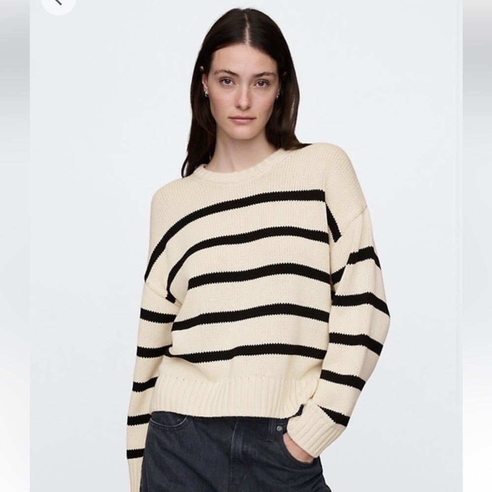 GAP relaxed split hem sweater cream and black stripe